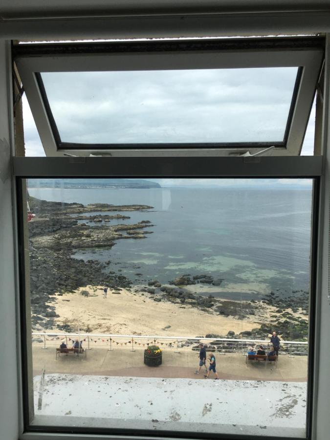 On The Prom Aparthotel Portstewart Exteriör bild