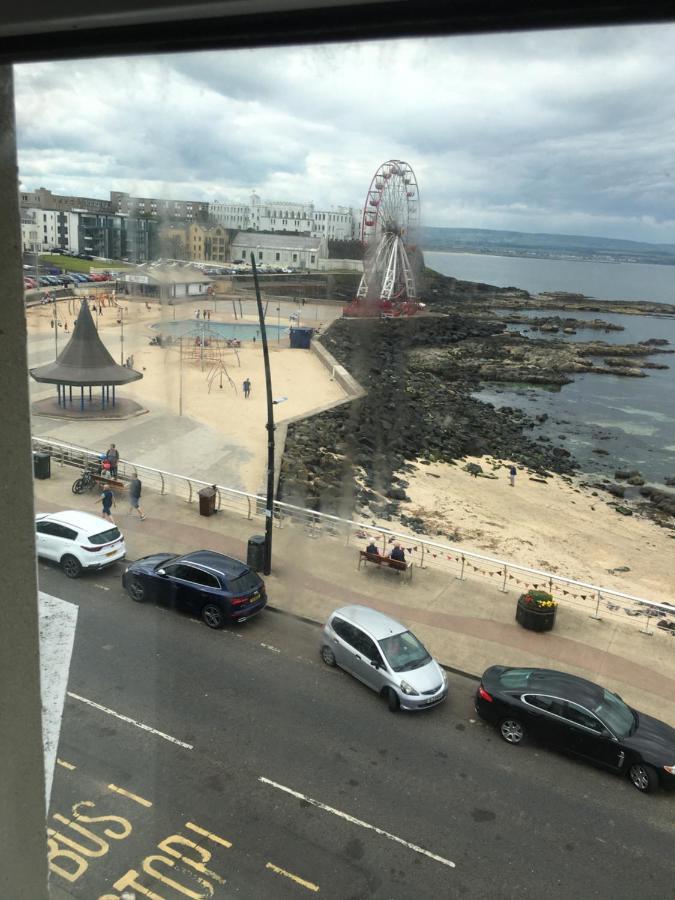 On The Prom Aparthotel Portstewart Exteriör bild